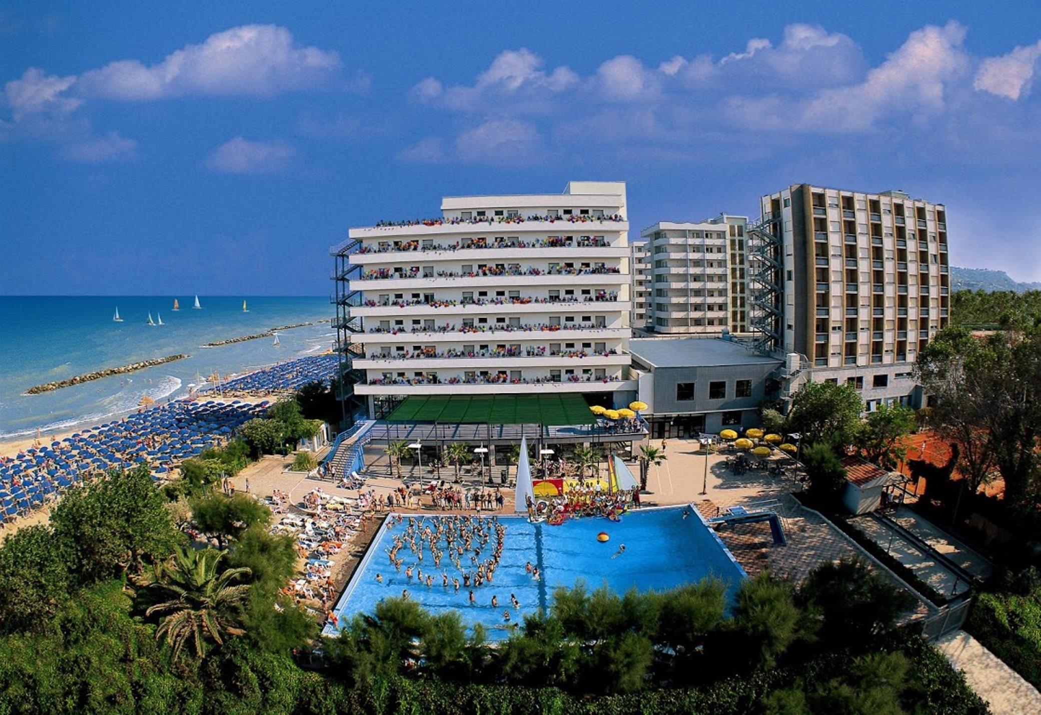 Serena Majestic Hotel Montesilvano Exterior photo
