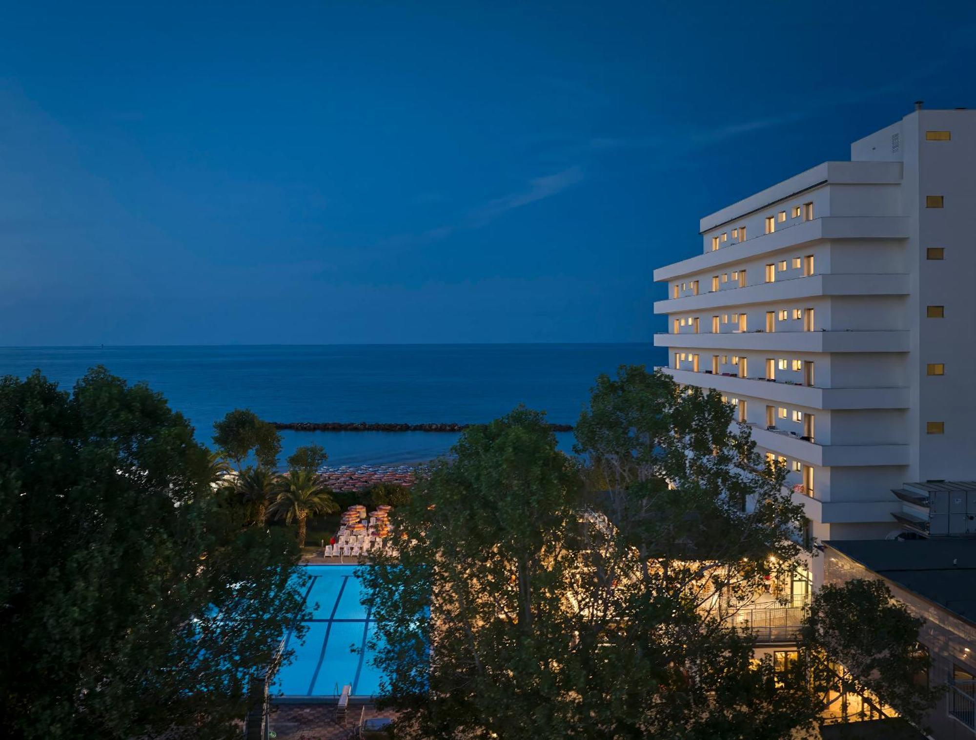 Serena Majestic Hotel Montesilvano Exterior photo